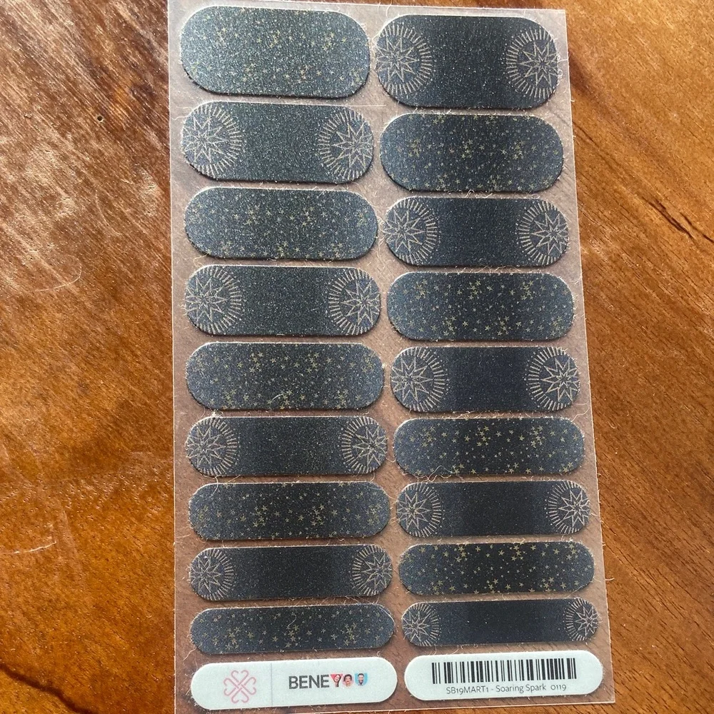 Jamberry (BeneYou) “Soaring Spark” Nail Wraps